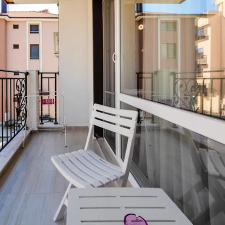 Theona Къща за гости