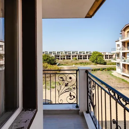 Theona Къща за гости