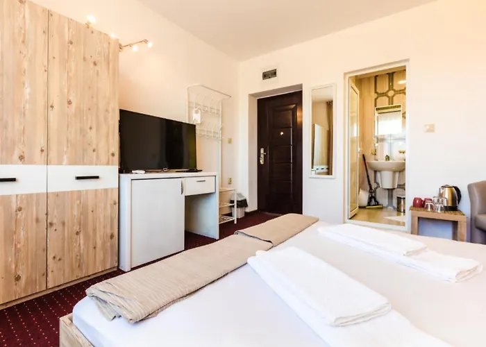 Theona 招待所 奥布佐尔