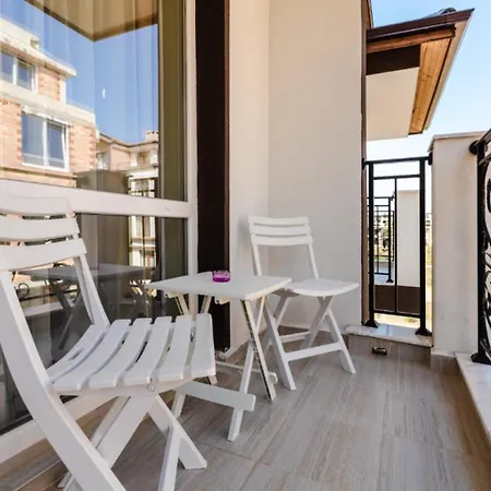 Theona Guest house
