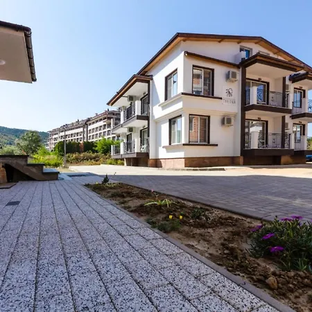 Theona Guest house 2*