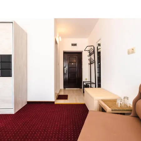 Guest house Theona 2*