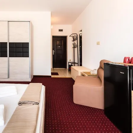 Theona Guest house 2*
