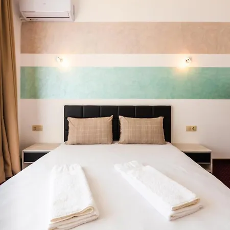 Theona Guest house 2*