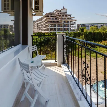 Theona Guest house