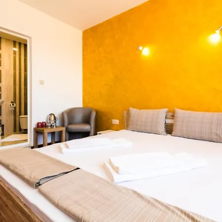Guest house Theona 2*