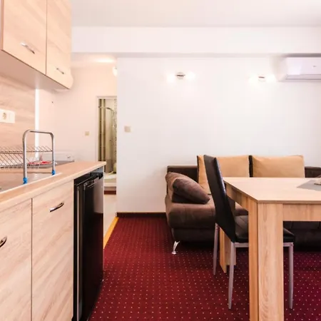 Theona Guest house