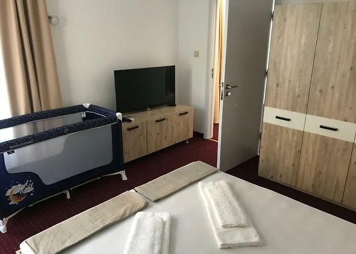 Πανσιόν Theona 4*