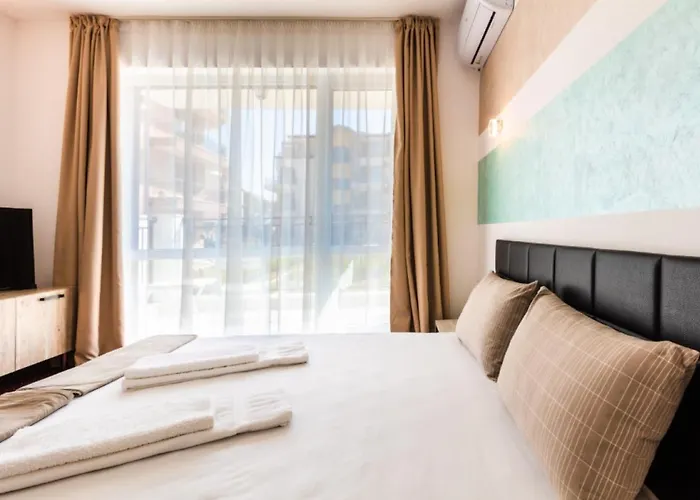 Πανσιόν Theona