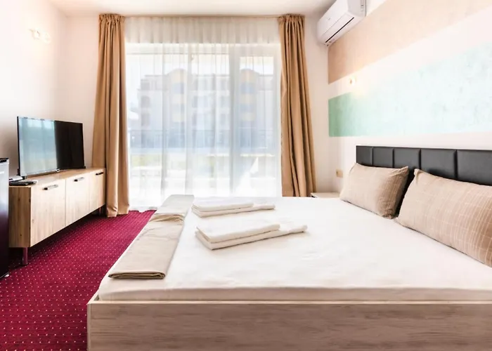 Πανσιόν Theona 4*