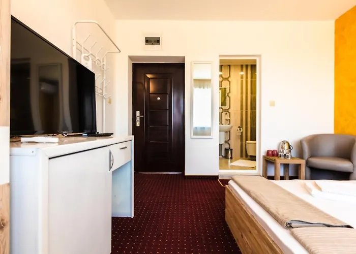 Πανσιόν Theona 4*